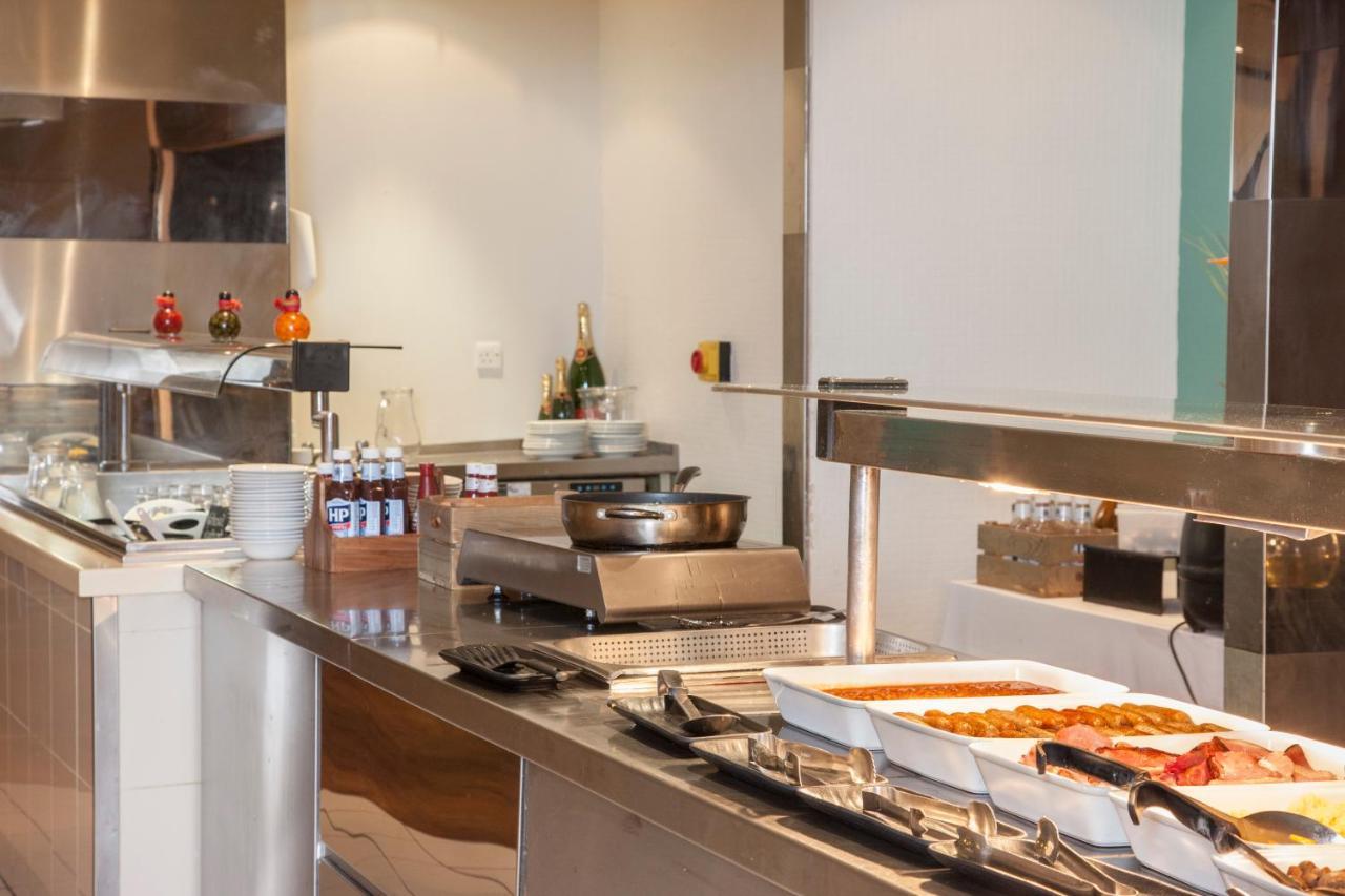 Holiday Inn Runcorn M56 Junction 12 By Ihg Esterno foto