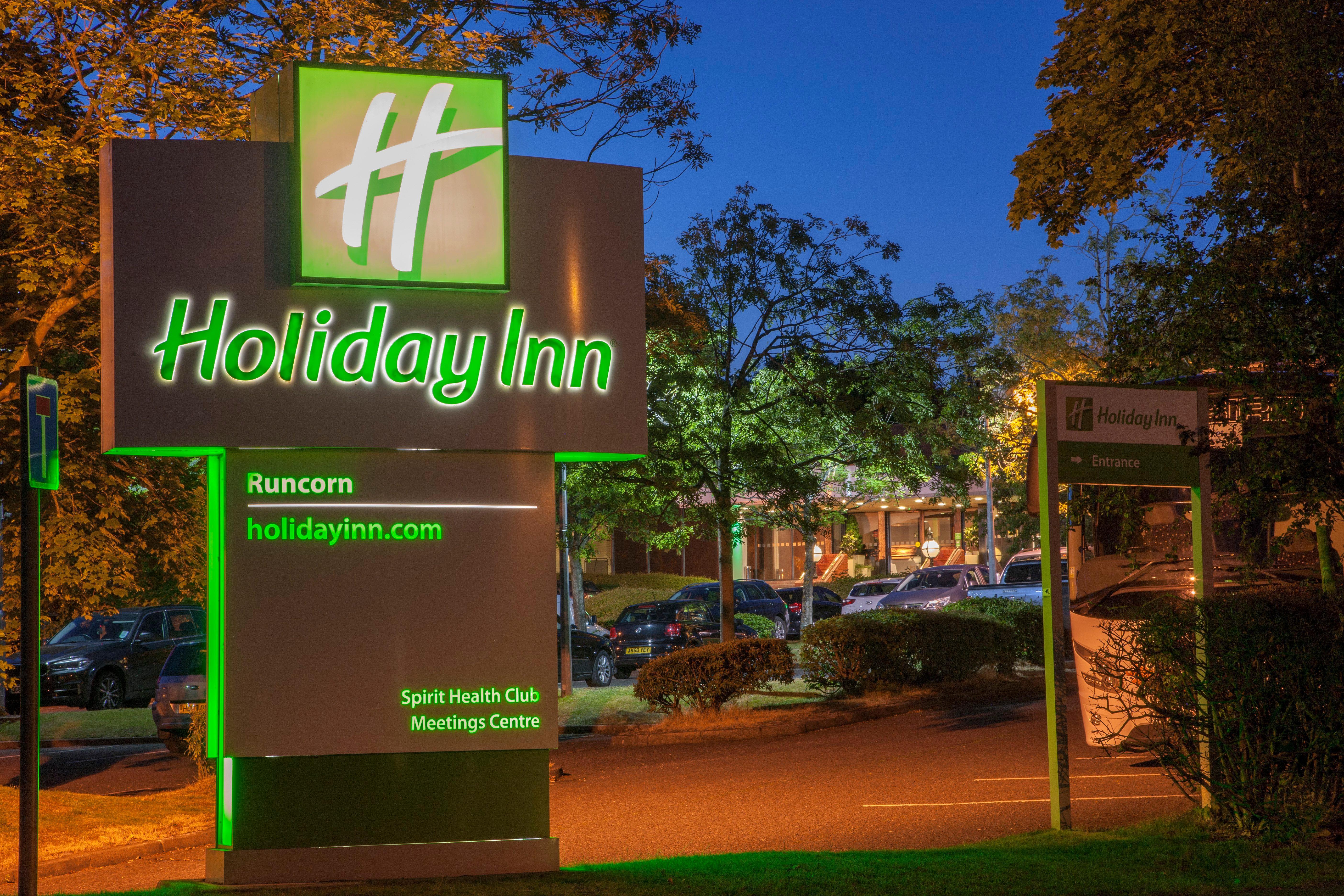 Holiday Inn Runcorn M56 Junction 12 By Ihg Esterno foto