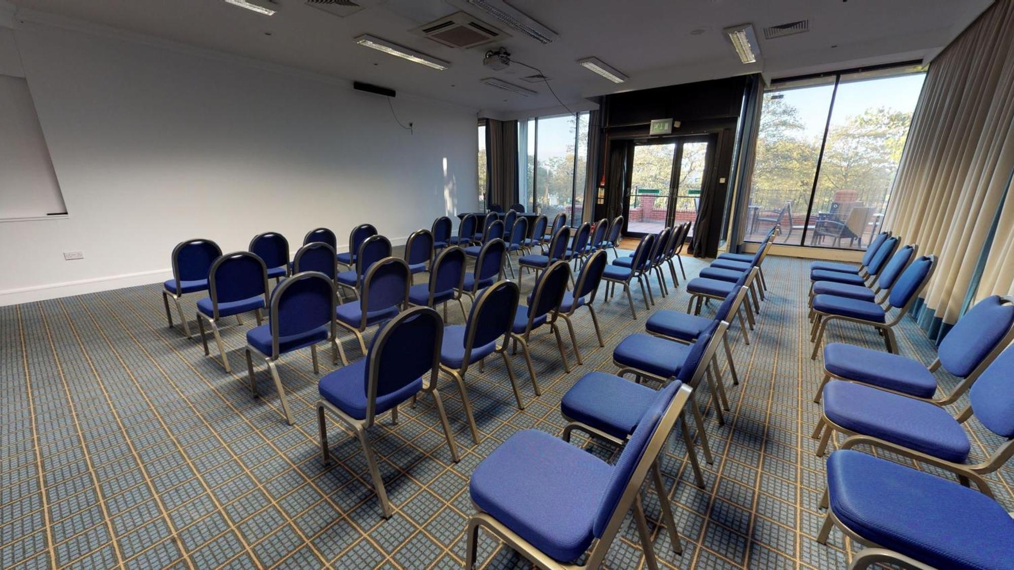 Holiday Inn Runcorn M56 Junction 12 By Ihg Esterno foto